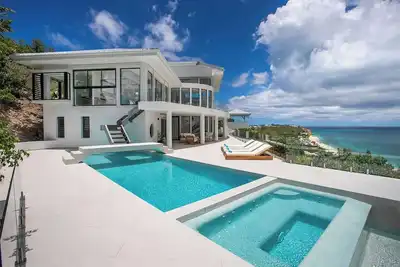 Image de Aqua Rock in Terres Basses by Personal Villas - Captivating Modern Design