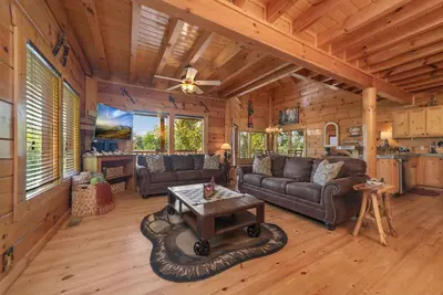 Image de 1/2  Price Wahoo Zipline! Hot Tub-Spacious Log Cabin-Peaceful Wooded View-Pool