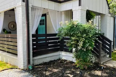 Image de Atl: 6br Triplex—Chic, Boho, Retro Vibes |Sleeps 16