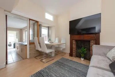 Image de Lovely 4 bedroom house in Dartford,