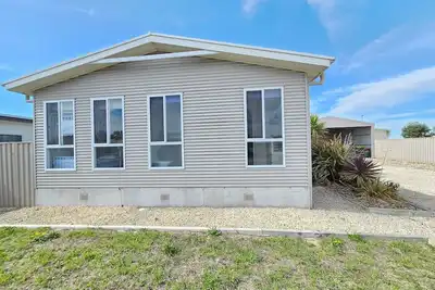 Image de 28 DeGuichen - Long Beach Haven - Perfect for families.