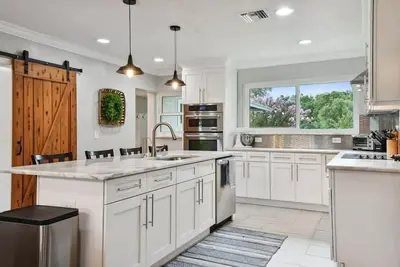 Image de Spacious 4 Bedroom Entire Home, Tampa, Fire Pit