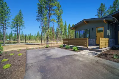 Image de Designer Studio with Forest Views & Cozy Terrace