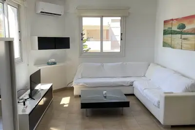 Image de Cozy Campus Workspace: 1-Bed Flat Near University