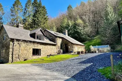 Image de Snowdonia woodland retreat - stunning views & private woodland