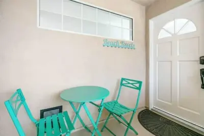 Image de Steps from the Beach & Harbor!