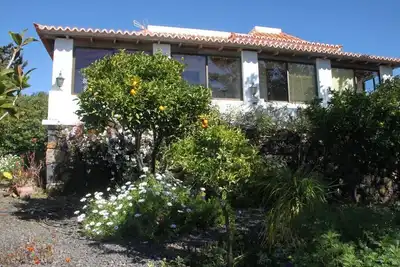 Image de Cosy holiday home in a beautiful garden - west side - central - quiet