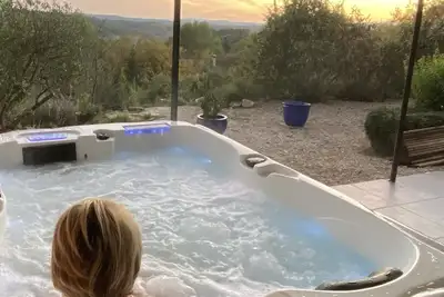 Image de Bellevue En Provence - Gîte 46 M2 avec jacuzzi privatif & piscine partagée