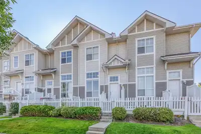 Image de Spacious Two Bedroom w/ Garage, Park Across the Street and Quiet Neighbourhood