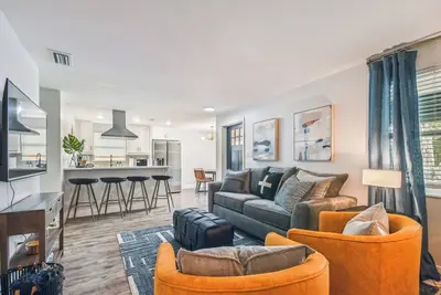 Image de The Ideal Location! Near Raymond James, interstate, downtown & 35 min to beach!