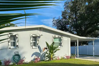 Image de Rockin' home near Hard Rock, Fairgrounds, and MidFlorida Amphitheater.