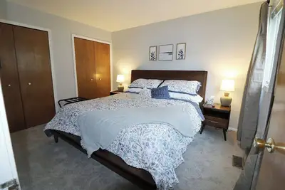 Image de Quaint Ann Arbor Condo Minutes from Downton Ann Arbor. Walk to the big House!