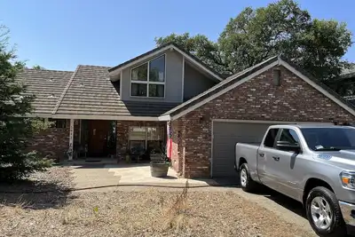 Image de Hiking, Sup, Kayaking, Cycling. This Home is adjacent to Lake Natoma State Park.