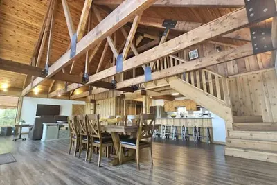 Image de Houston Riverfront Cabin Retreat