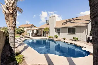 Image de Peoria Oasis | 3br w/ Private Pool & Yard