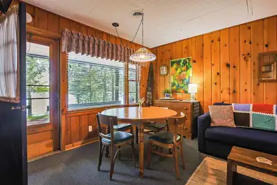 Image de On Water! Minutes from WinMan! Full Kitchenette!