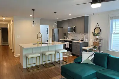 Image de Duplex by Uptown