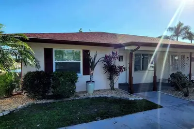 Image de Prime Location with Boat dock <br>