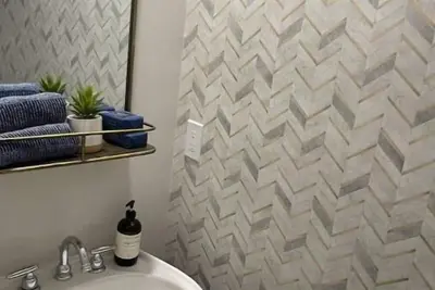 Image de Newly listed hidden gem! Upscale design & location