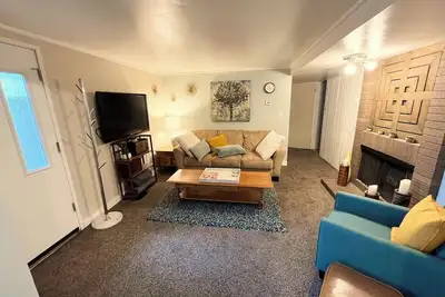 Image de 1, 300 sq. ft. basement apartment at Westshire Utah.