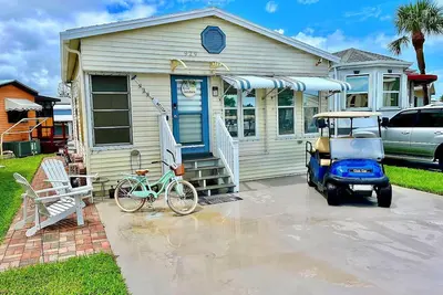 Image de Sunshine Beach House - Only a Few Waves Away!