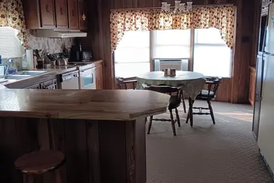 Image de Vacation Abode! Same Host as Fly Fisher Abode. Family friendly. 2 bd/1lrg bath.