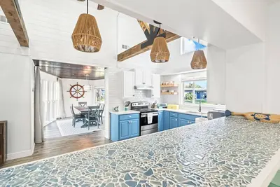 Image de Breezy Waterfront Pool House Steps from the Beach!