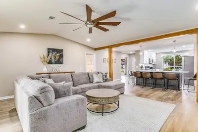 Image de Spacious and Modern, Close to Nas, Room for Everyone