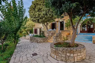 Image de Group Accomodation, Heliopetra Studios And Houses