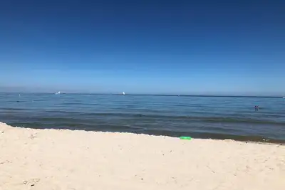 Image de Ruhige, Geräumige Ferienwohnung in Strandnähe mit Kamin und Heizung