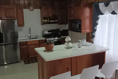 Image de Beautiful house! family _sized, 5 minutes from downtown Santa Elena