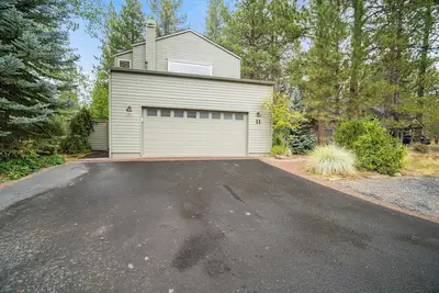 Cozy Riverfront Retreat with A/C, Deck & Game Room