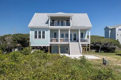 Image de Judi's Place, Oceanfront House in Salter Path, Nc!