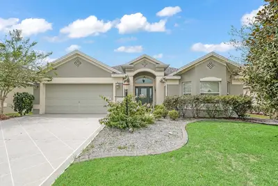 Image de 3/2 Designer with a Golf Cart, close to Lake Sumter & Brownwood! ! !