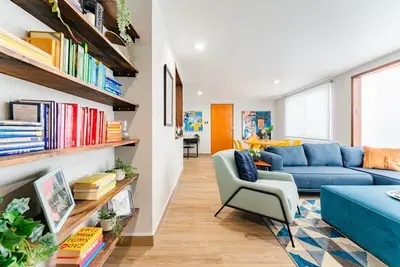 Image de Exciting Central Roma Condo, Parque Mexico 550m!