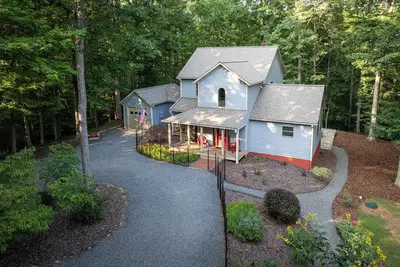 Image de 4br/2. 5ba on 5 acres near Bold Rock Cidery & Devils Backbone