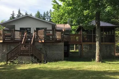 Image de Cozy cottage on the lake