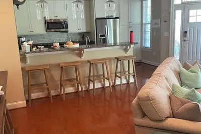 Image de Furnished Winter Rental; Walk to beach; Ground floor condo;