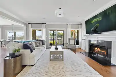 Image de Lake Norman Luxury Lakefront Home with Private Dock, Hottub and Pool