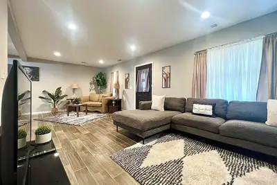 Image de Super Spacious Safari Retreat. . Lots of Space-Deck + Grill, near Memphis/Desoto