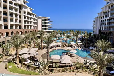 Image de Villa La Valencia Resort Los Cabos - 4 Br oceanfront suite for 12 at Christmas