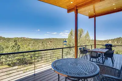 Newly Built, Modern Alton Cabin on 4 Acres!
