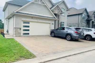 Image de Luxe 3-bedroom unit in North London, close to Masonville and Western University