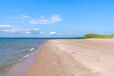 Image de Lake Michigan Beachfront, Remodeled, close to Tunnel of Trees and Harbor Springs