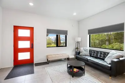 This house is a 1 bedroom(s), 1 bathrooms, located in Seward, Ak.