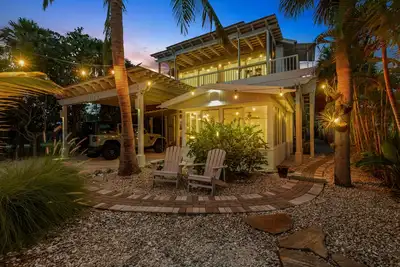 Image de Siesta Key Oasis w/ Outdoor Pool + Screened Lanai!