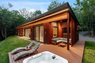 Architectural Modern House with Panoramic Mountain View