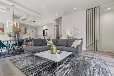 Image de Stylish Getaway! -Columbus-3 Bedroom Masterpiece!
