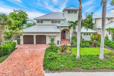 Image de Newly remodeled 4 Br, 6ba Boca Grande Home on the water. 3 blocks to town.