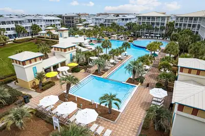 Image de Home w/ Carriage Home-Resort Pool-Private Beach-Tram Service-8 Bikes-Beach Gear